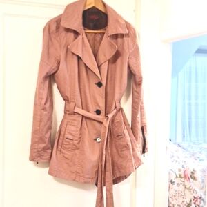 - Yoki lined raincoat in dusty pink